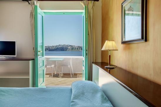Hotel La Corricella Прочида Екстериор снимка