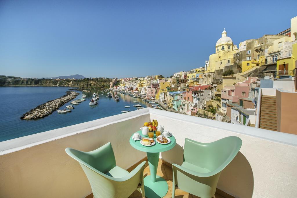 Hotel La Corricella Прочида Стая снимка